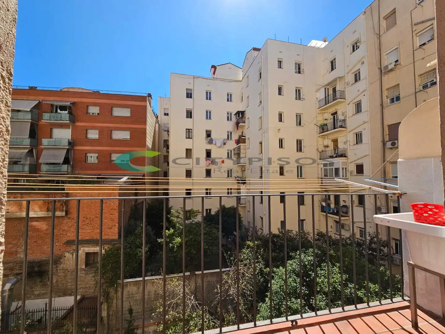 Exterior view of Flat for sale in Barcelona  with Heating, Parquet flooring and Oven