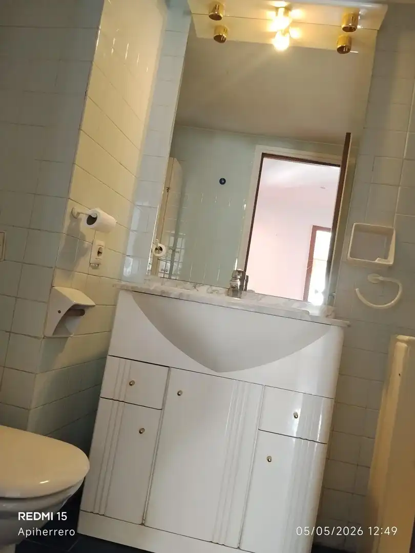 Baño de Piso de alquiler en Alicante / Alacant con Aire acondicionado, Jardín privado y Terraza