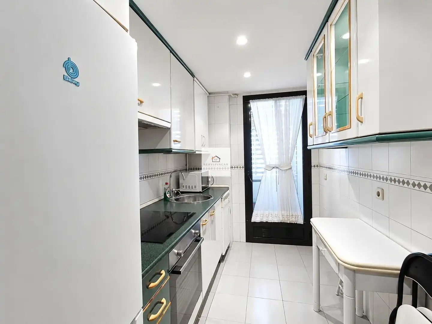 Kitchen of Flat for rent in Madrid  with Air Conditioner, Heating and Private garden