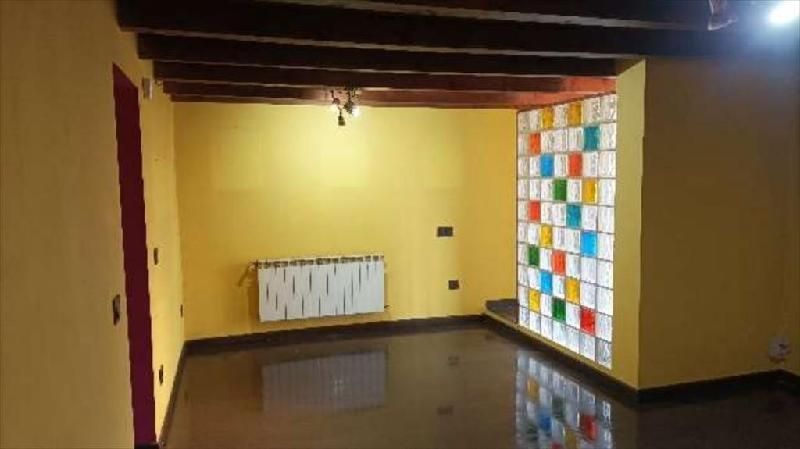 Casa adosada en venda a Valdefresno