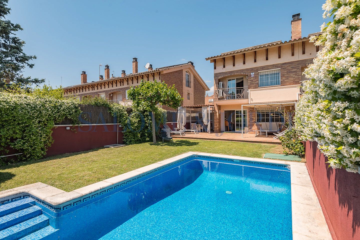 Jardí de Casa adosada en venda en Vilassar de Mar amb Aire condicionat, Calefacció i Jardí privat