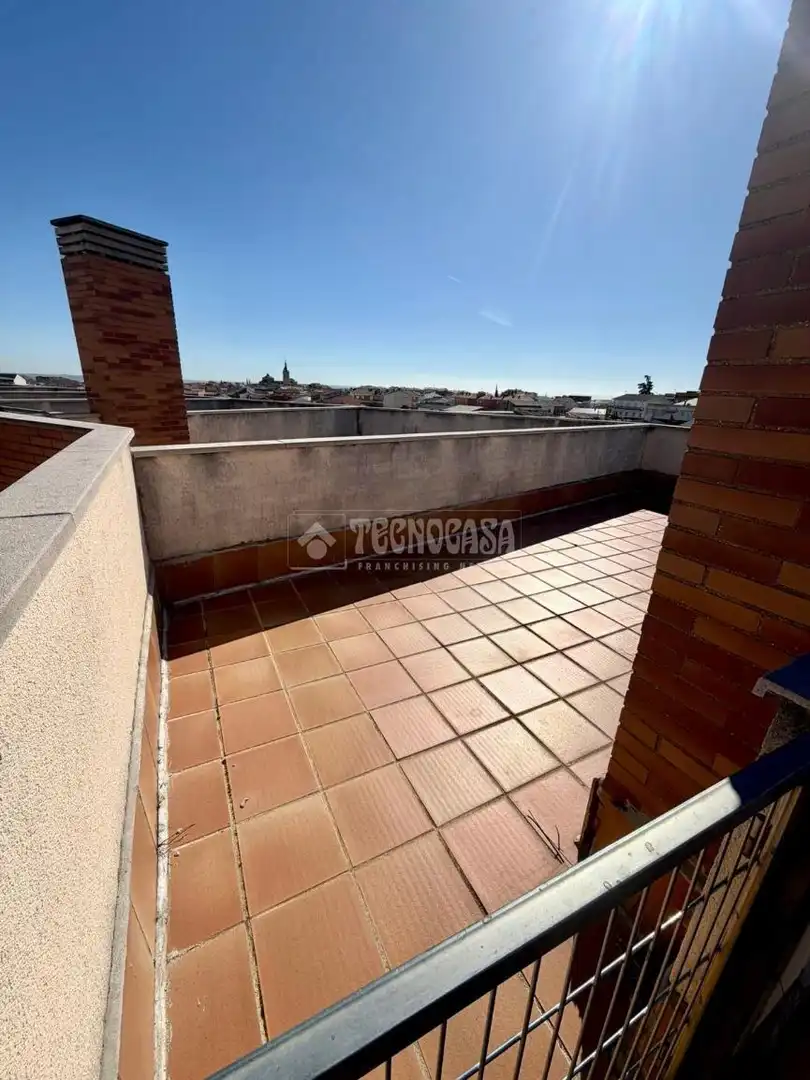 Terraza de Piso en venta en Cedillo del Condado con Aire acondicionado, Terraza y Piscina