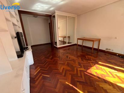 Dormitori de Apartament en venda en Burgos Capital