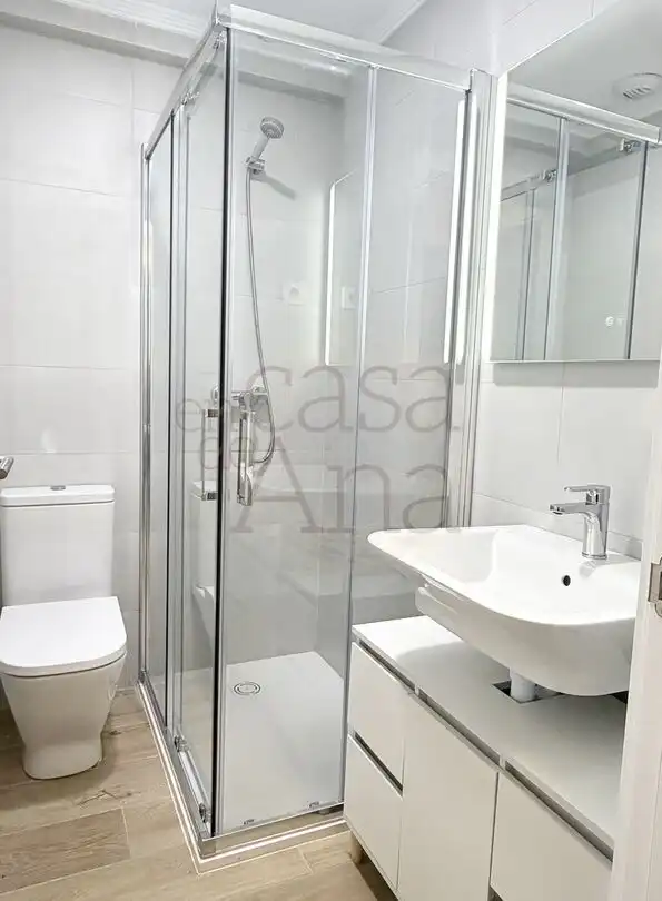 Baño de Piso de alquiler en Bilbao  con Calefacción y Trastero