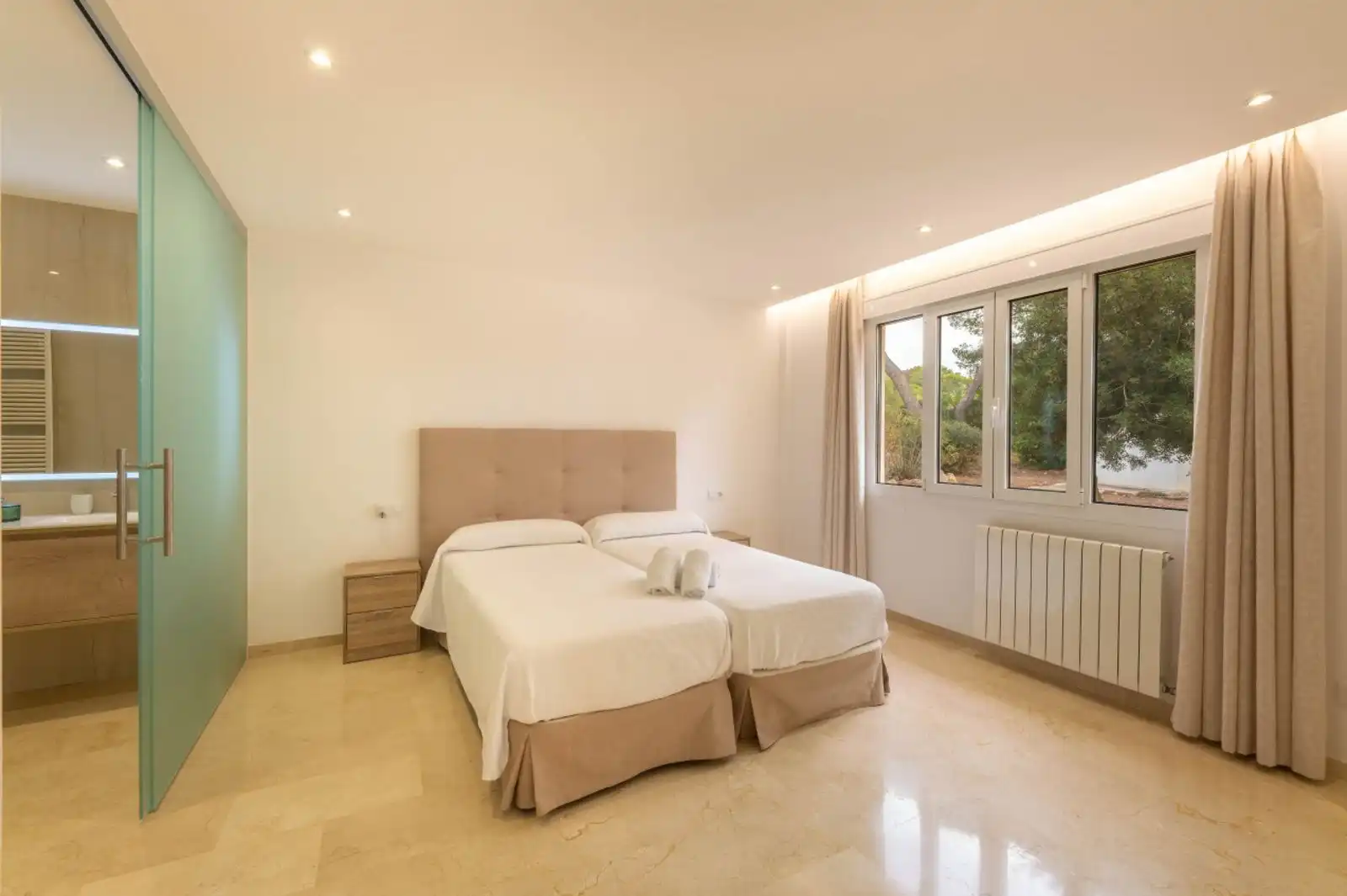 Dormitori de Finca rústica en venda en  Palma de Mallorca amb Aire condicionat, Calefacció i Jardí privat
