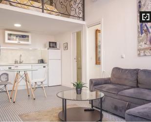 Living room of Flat to rent in  Madrid Capital  with Air Conditioner, Heating and Furnished
