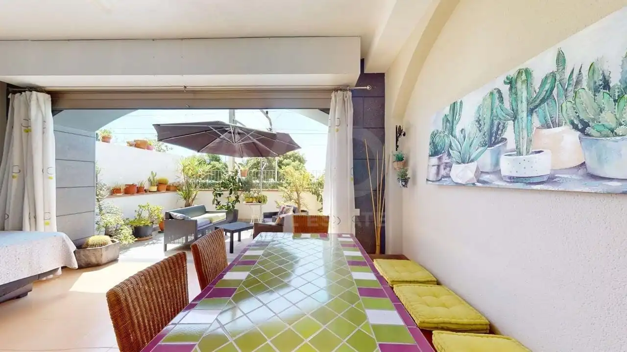 Terrasse von Wohnung zum Verkauf in Canet de Mar mit Klimaanlage, Heizung und Terrasse