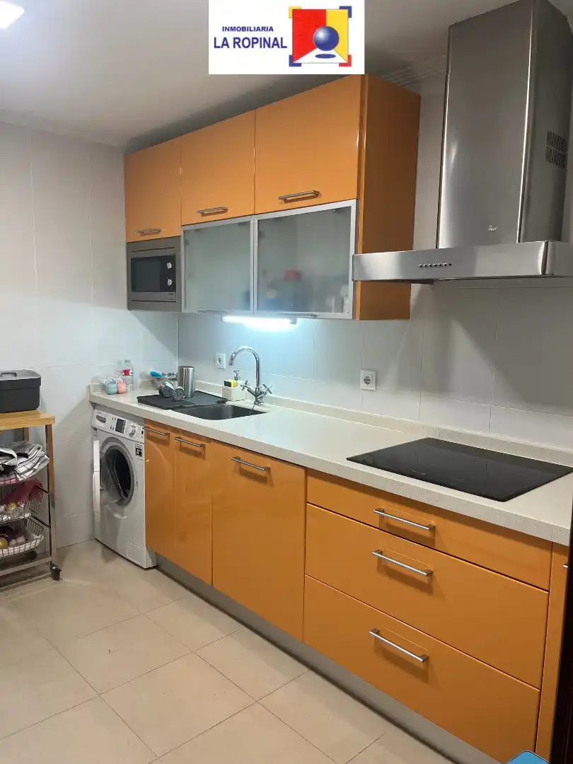 Kitchen of Flat for sale in Salamanca  with Heating, Parquet flooring and Furnished