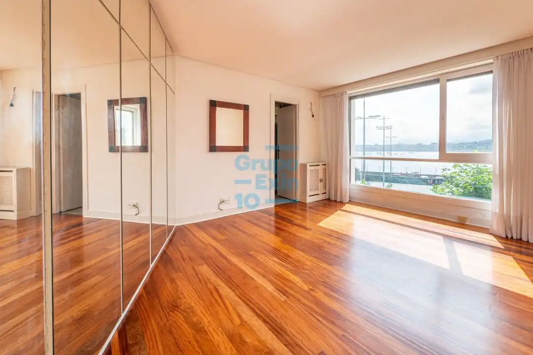 Bedroom of Flat for sale in Donostia - San Sebastián   with Heating, Terrace and Storage room