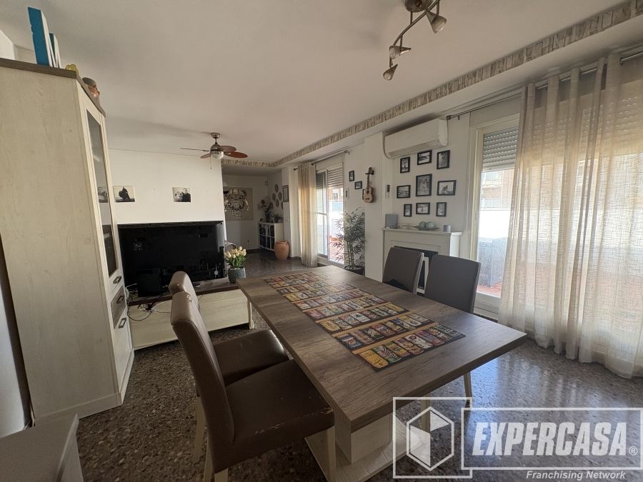 Sala de estar de Ático en venta en Castellón de la Plana / Castelló de la Plana con Aire acondicionado, Terraza y Trastero