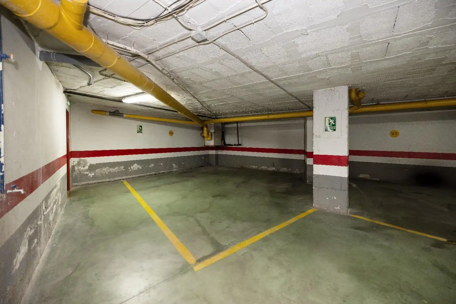 Parking of Flat for sale in Sevilla  with Air Conditioner, Heating and Terrace