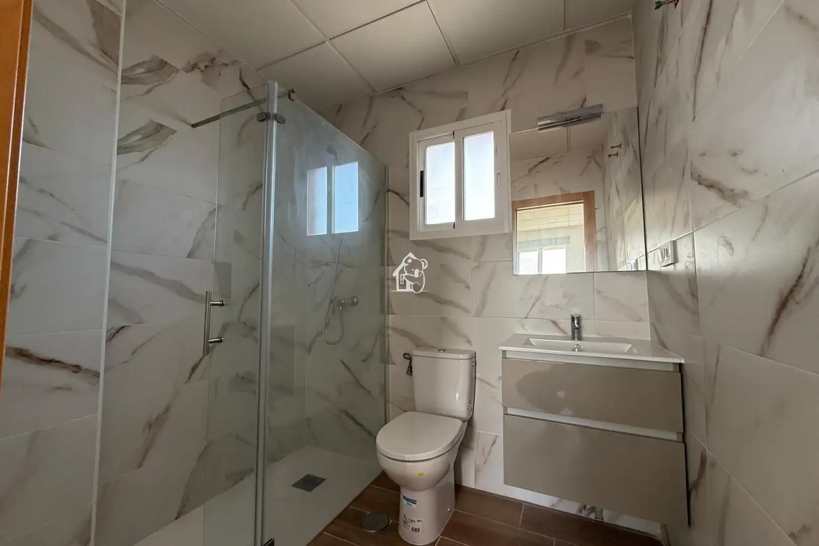 Baño de Ático de alquiler en Orihuela con Terraza, Piscina y Amueblado