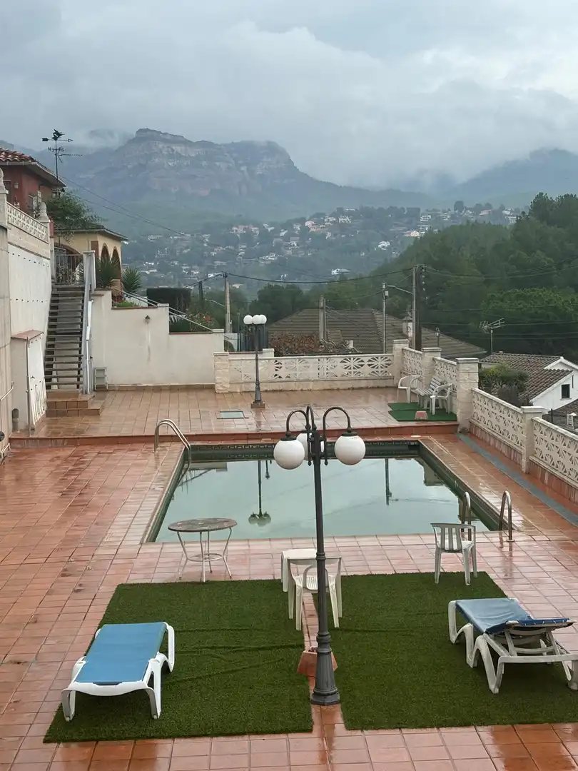 Piscina de Casa o xalet en venda en Sant Feliu de Codines amb Calefacció, Jardí privat i Terrassa