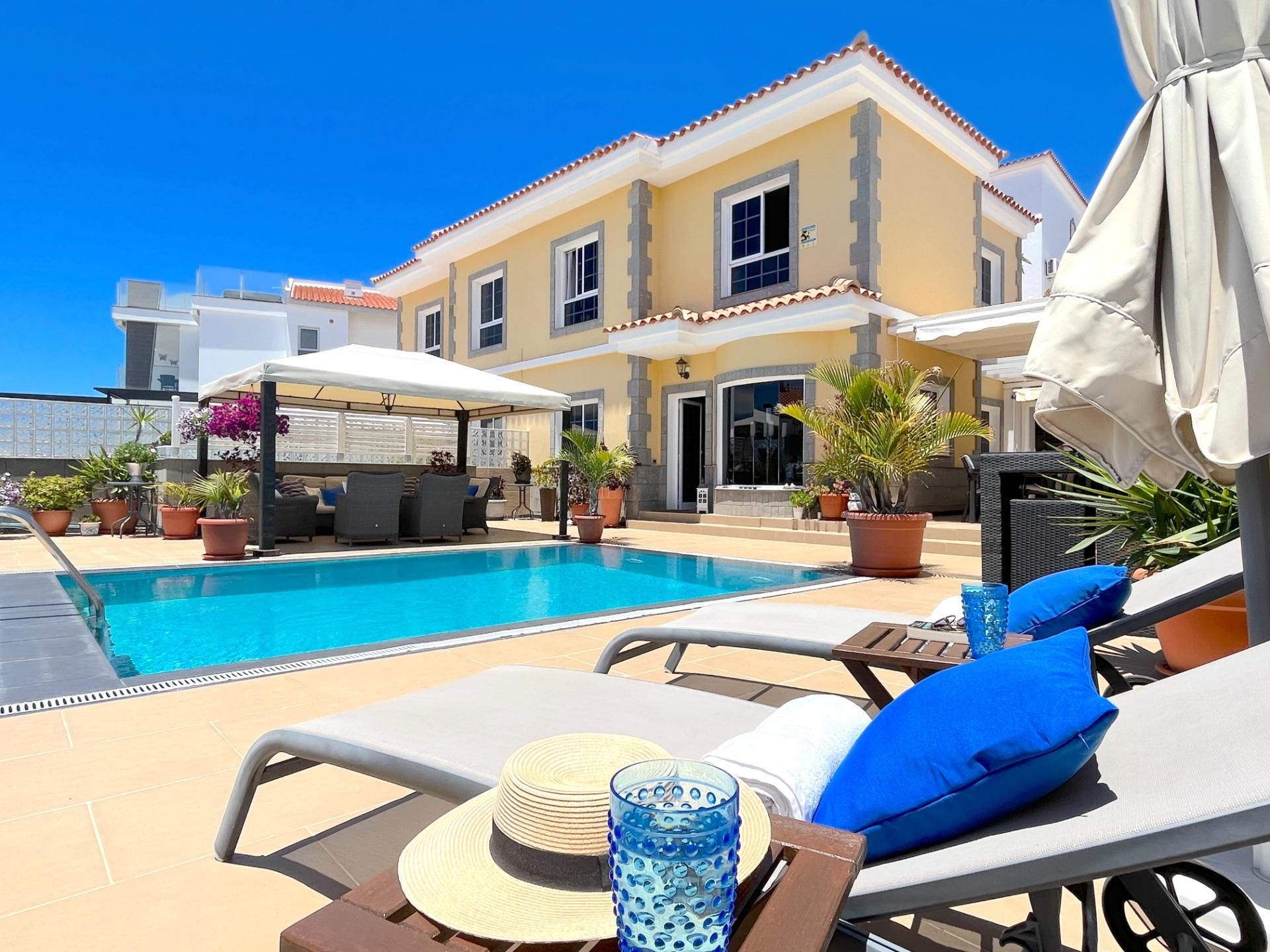 Terrace of Single-family semi-detached for sale in Mogán  with Private garden, Terrace and Swimming Pool