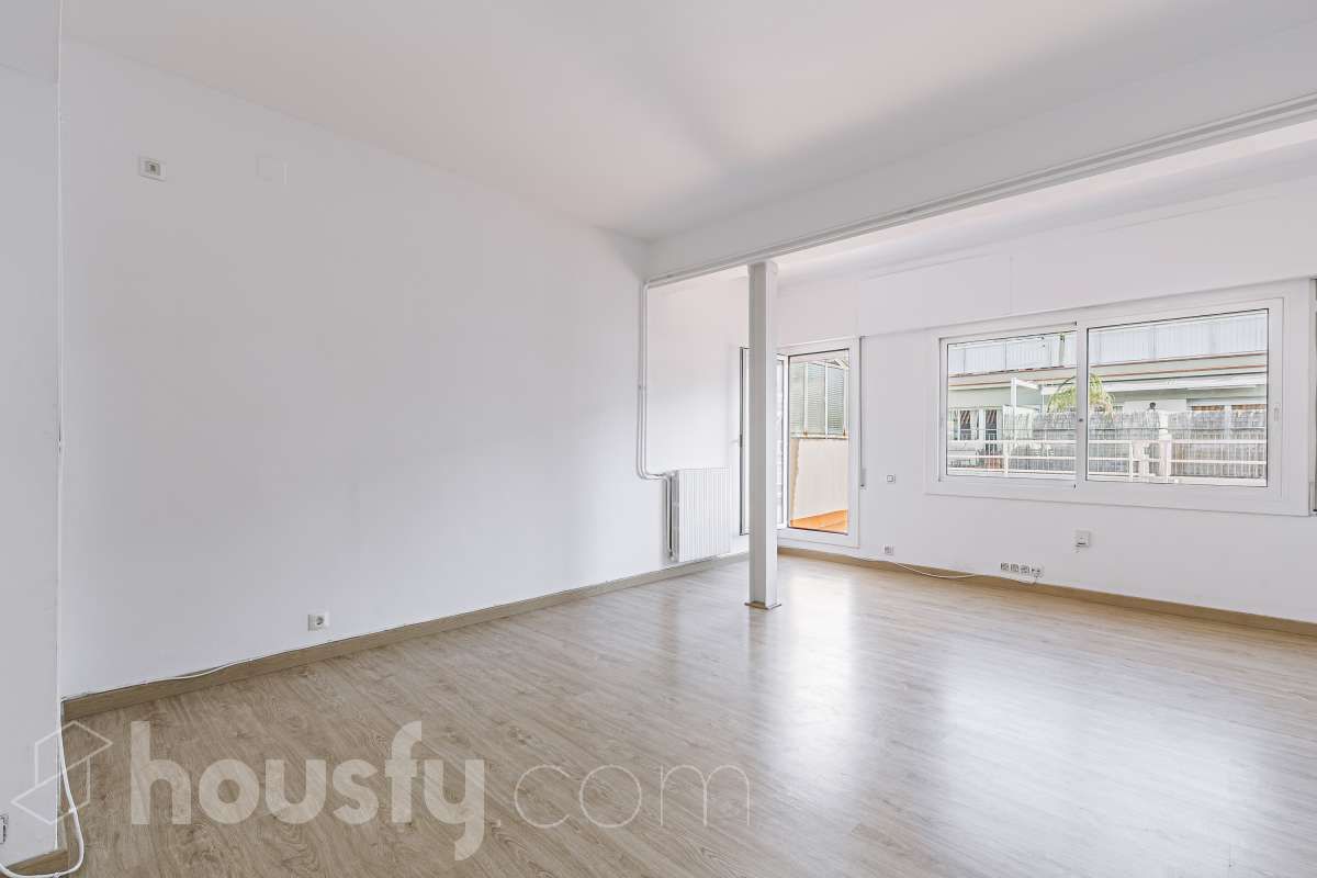 Living room of Attic for sale in  Barcelona Capital  with Heating, Parquet flooring and Terrace