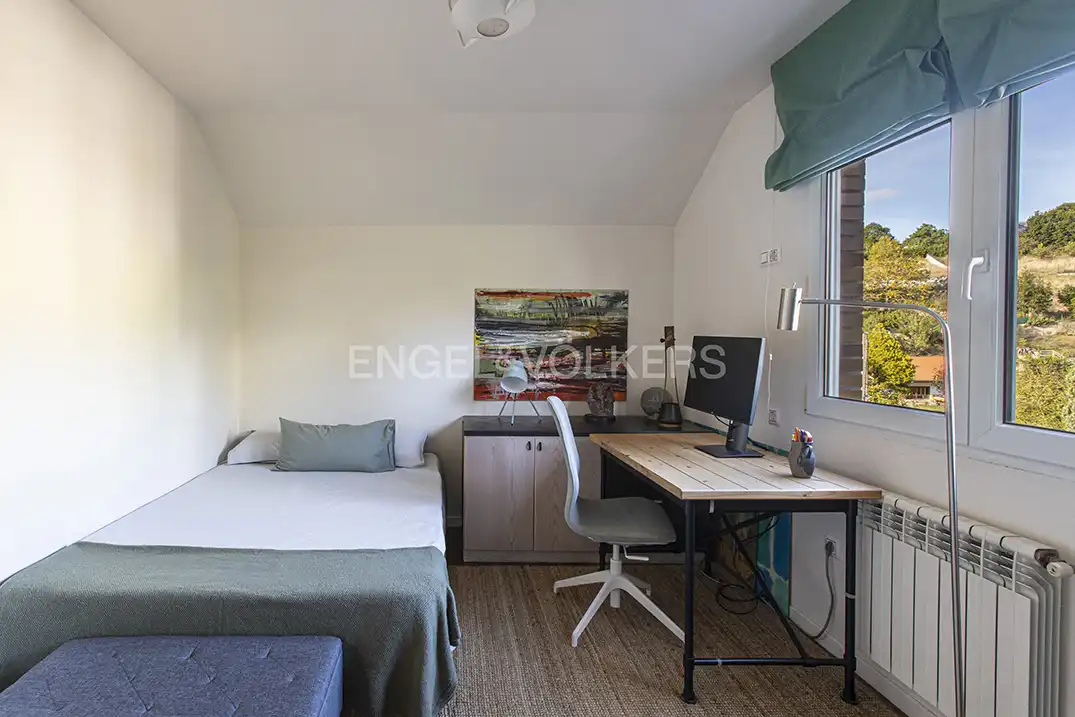 Habitación de Casa o chalet en venta en Gijón  con Calefacción, Jardín privado y Terraza