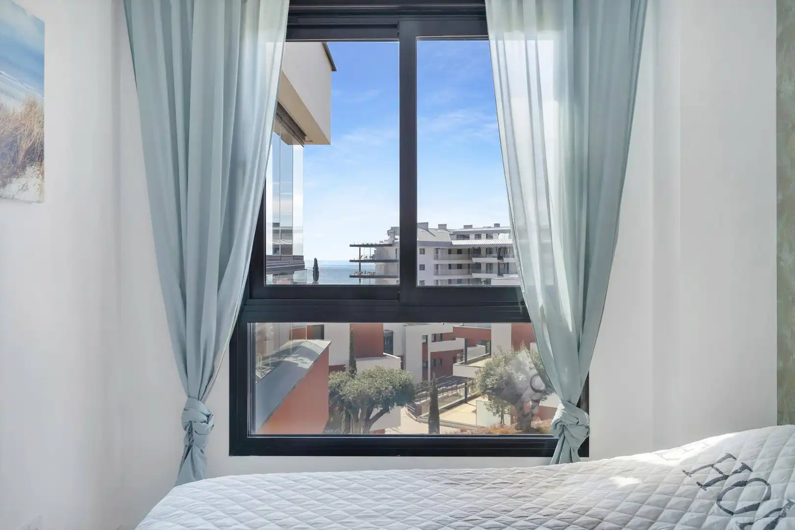 Dormitori de Apartament en venda en Fuengirola amb Aire condicionat, Jardí privat i Terrassa