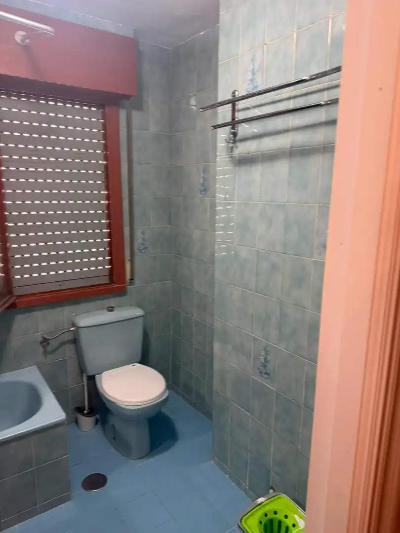 Bany de Apartament en venda en Oviedo  amb Calefacció