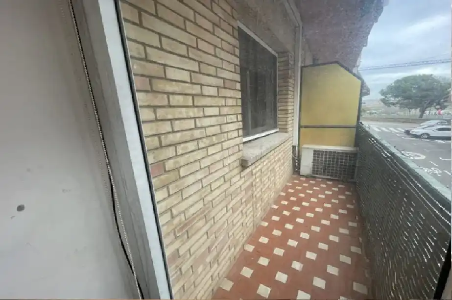 Piso con terraza en venta en Carrer Tres d'Abril, imagen 2