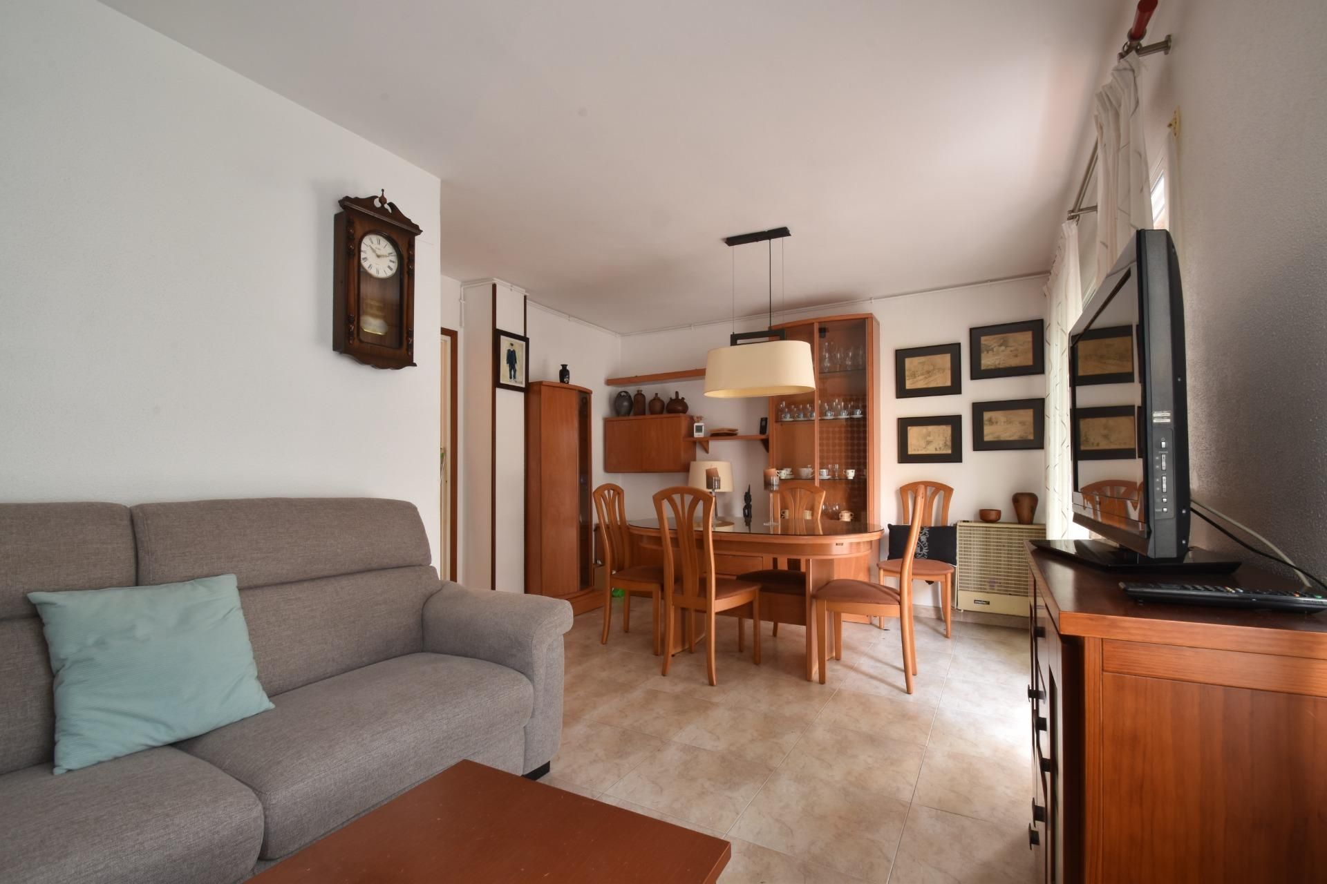 Living room of Flat for sale in Vilanova i la Geltrú  with Terrace, Balcony and Alarm