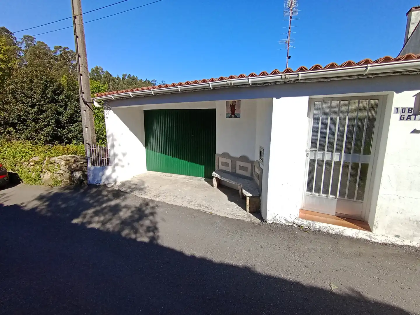 Vista exterior de Casa o chalet en venta en O Grove   con Calefacción, Jardín privado y Amueblado