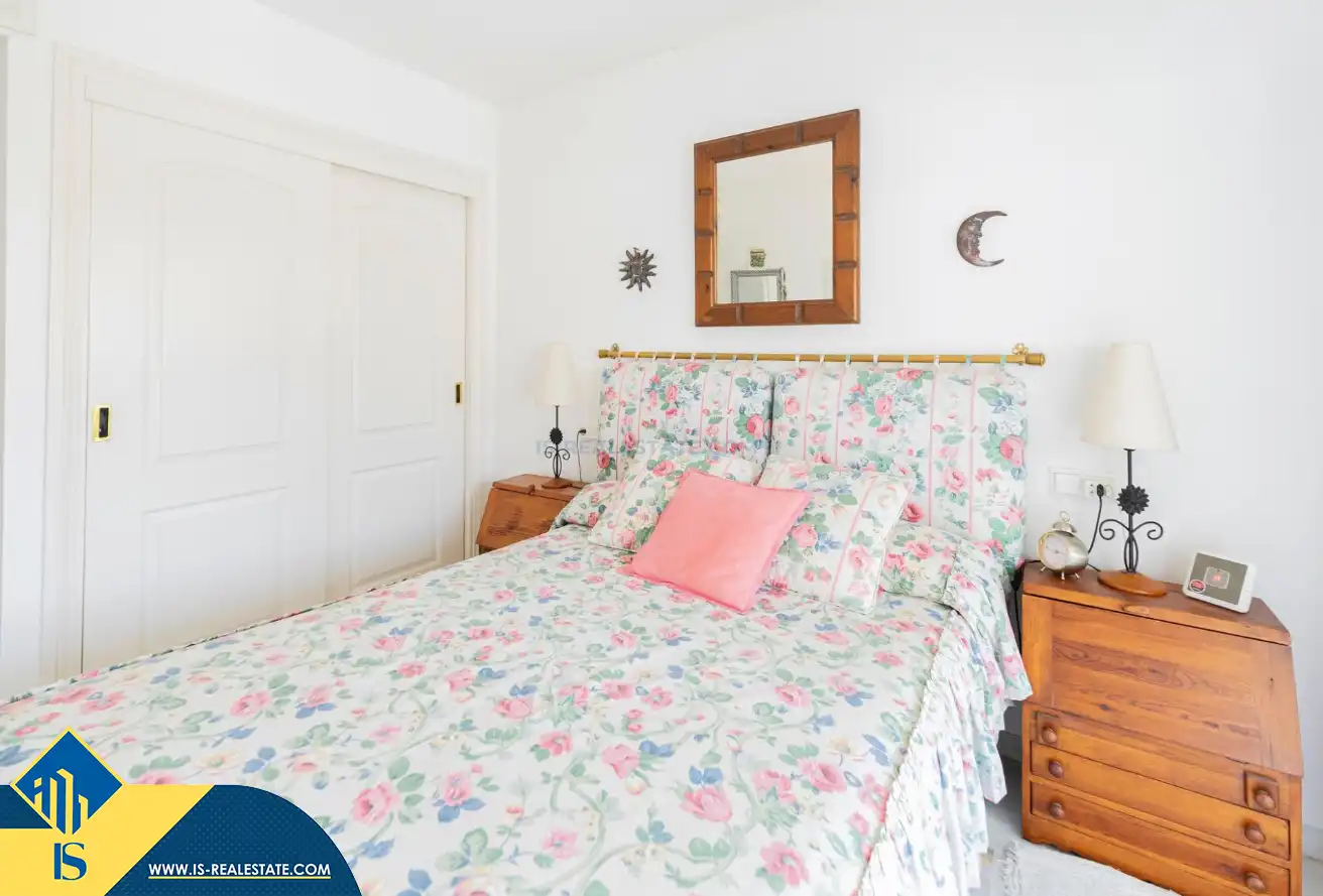 Habitación de Apartamento en venta en Marbella con Calefacción, Terraza y Amueblado