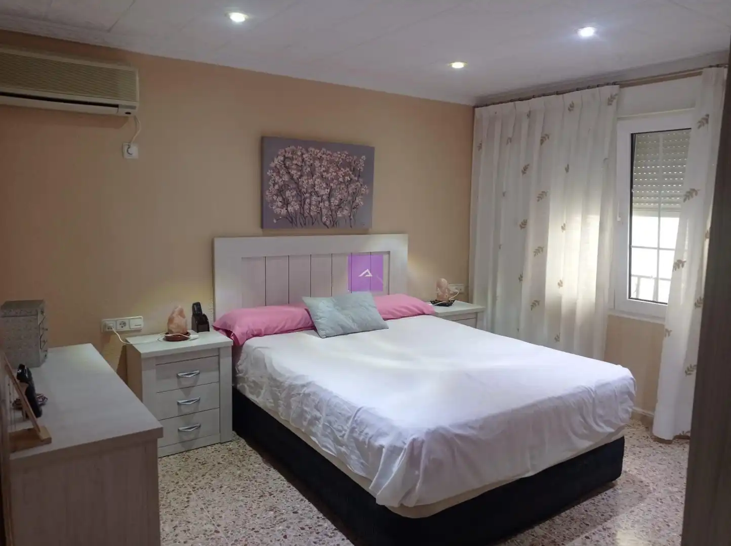 Bedroom of Flat for sale in Sueca  with Air Conditioner and Storage room