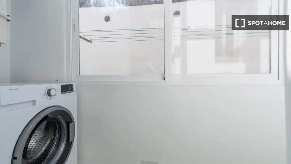 Bedroom of Flat for rent in Madrid  with Air Conditioner, Heating and Furnished
