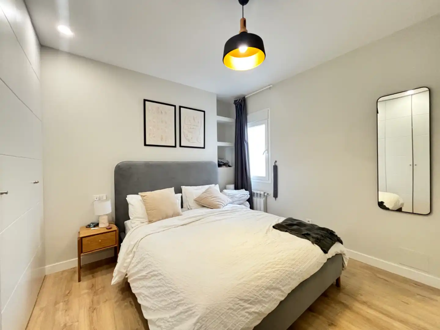Schlafzimmer von Wohnung zur Miete in Madrid mit Klimaanlage, Heizung und Möbliert