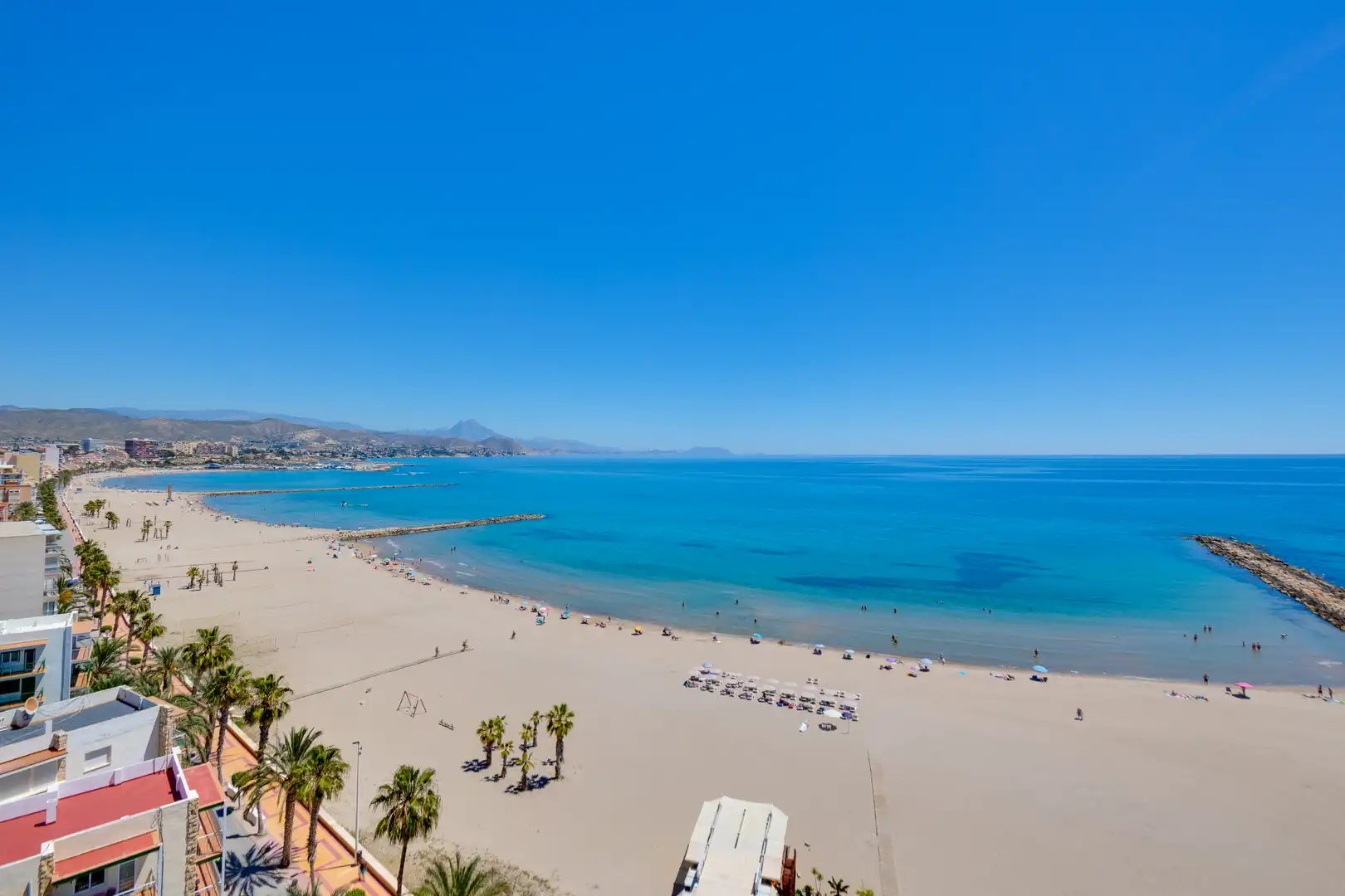 Vista exterior de Piso en venta en El Campello con Aire acondicionado, Trastero y Piscina comunitaria