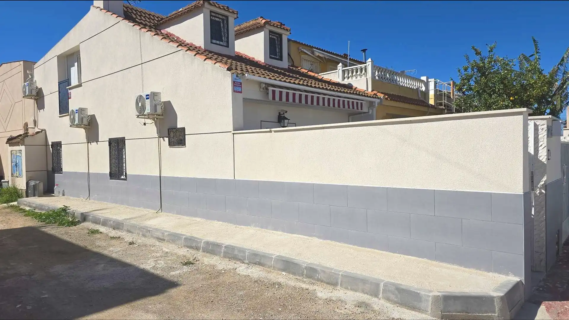 Exterior view of Houses for sale in Torrevieja  with Air Conditioner, Terrace and Furnished
