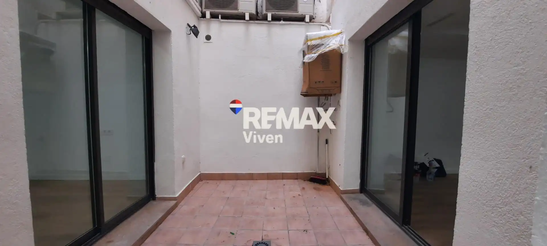 Planta baja en venta en Vilanova i la Geltrú con Aire acondicionado, Calefacción y Parquet