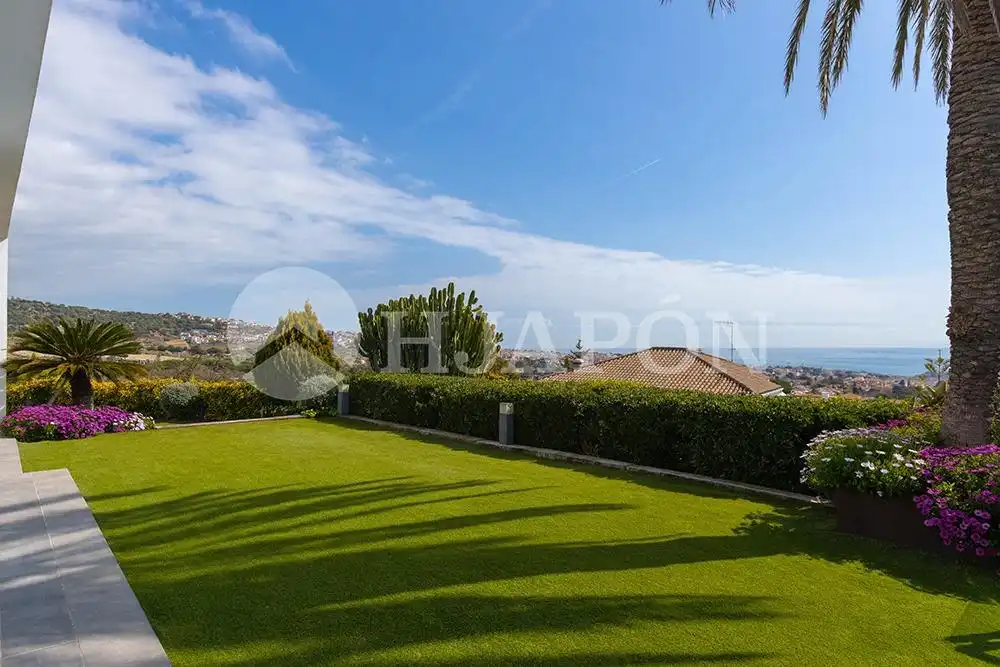 Garden of Houses for sale in Alella  with Air Conditioner, Heating and Private garden