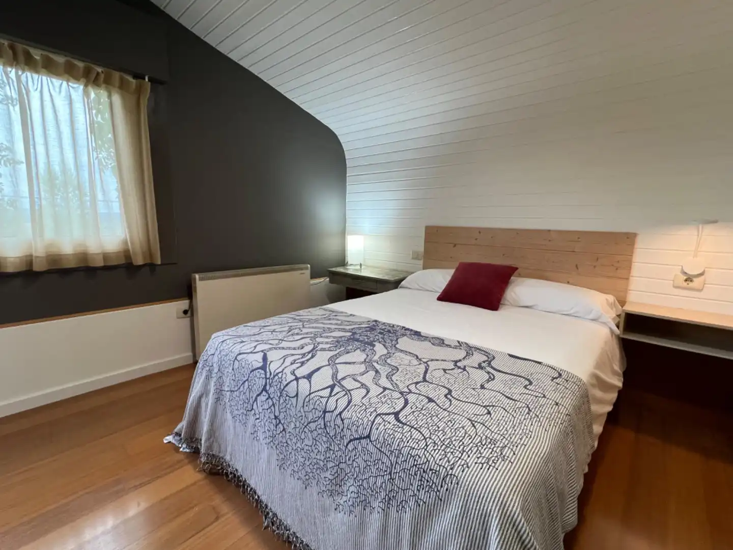 Dormitori de Casa o xalet en venda en Celanova amb Calefacció, Jardí privat i Terrassa