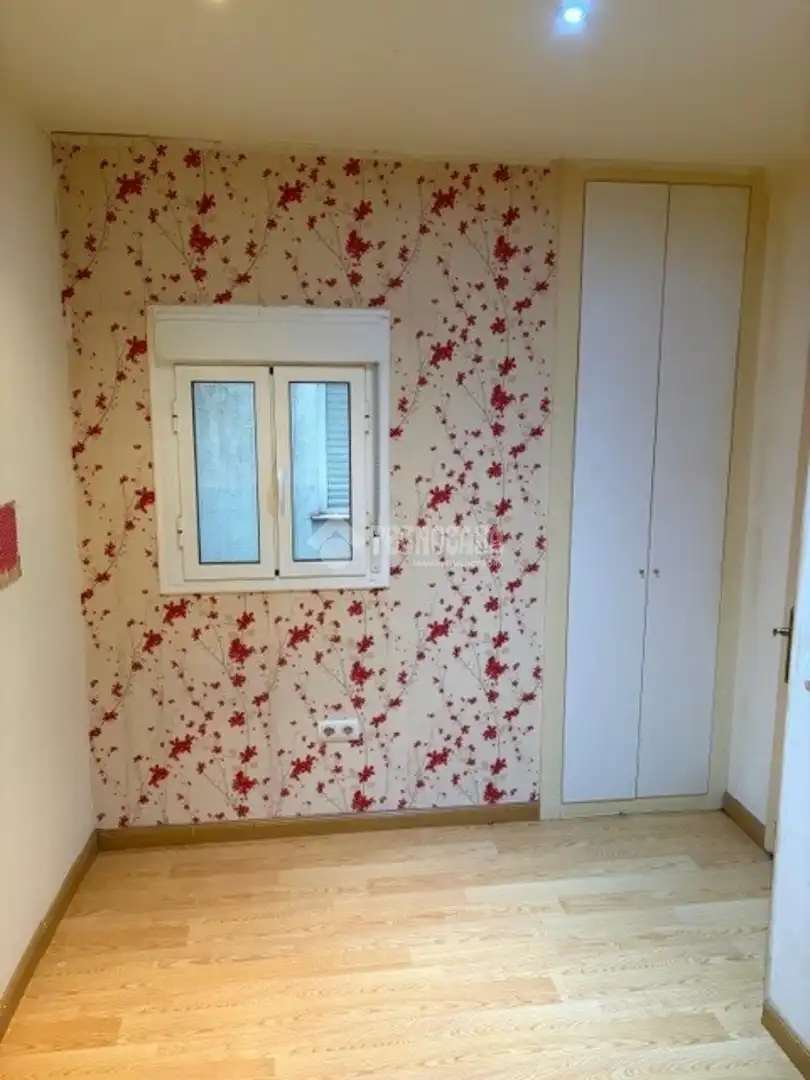 Bedroom of Flat for sale in Madrid