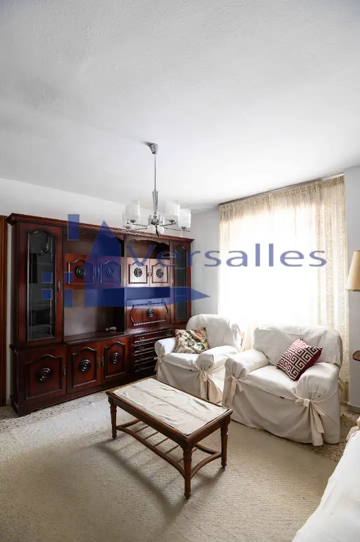 Sala de estar de Piso en venta en Santa Marta de Tormes con Calefacción, Amueblado y Microondas