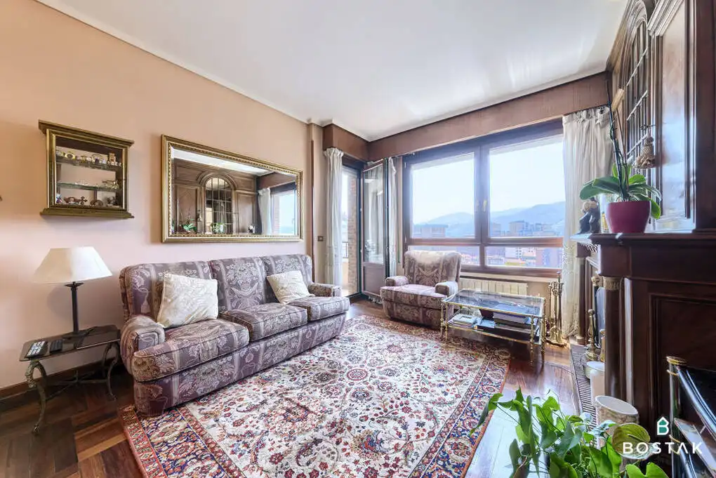 Wohnzimmer von Wohnung zum Verkauf in Bilbao  mit Heizung, Terrasse und Möbliert