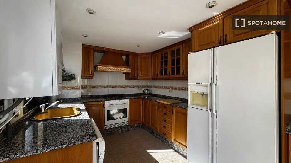 Kitchen of Flat for rent in Valencia  with Air Conditioner, Heating and Furnished