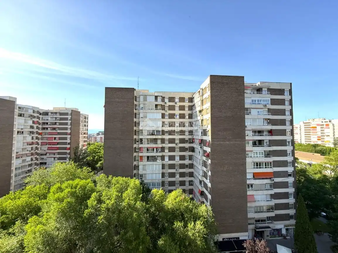 Flat for sale in Fuencarral - El Pardo