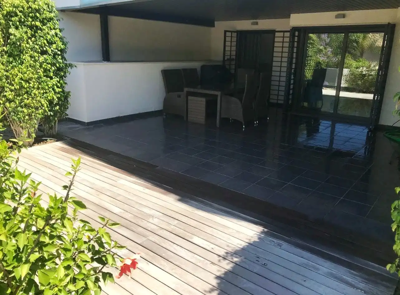 Terrassa de Planta baixa de lloguer en Benahavís amb Aire condicionat, Terrassa i Moblat