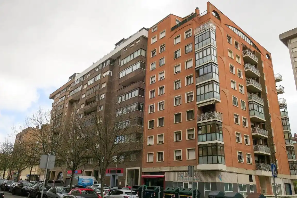 Exterior view of Flat for sale in  Pamplona / Iruña  with Parquet flooring