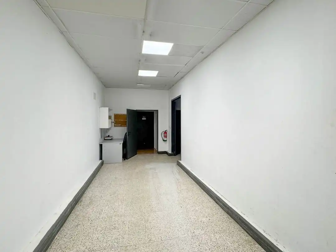 Local de lloguer en Piélagos amb Aire condicionat