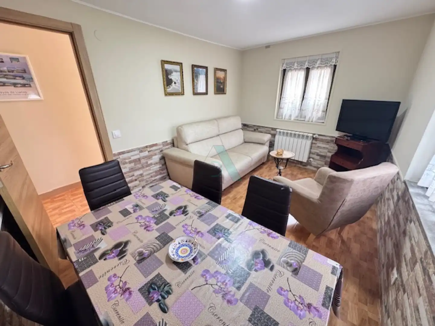 Sala d'estar de Casa o xalet en venda en Llanes amb Jardí privat
