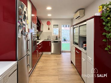 Piso con ascensor en venta en Montseny