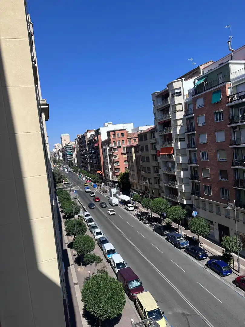 Vista exterior de Pis en venda en  Logroño amb Calefacció i Moblat