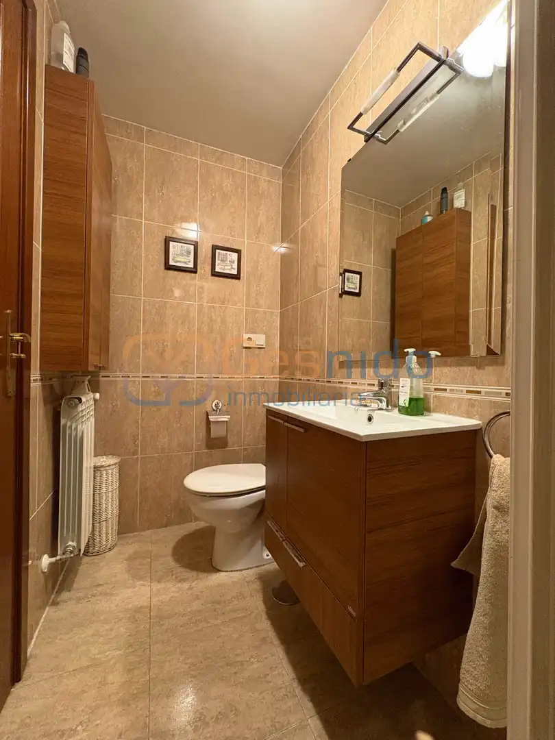 Baño de Piso de alquiler en Segovia con Calefacción