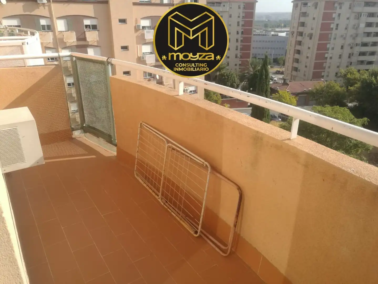 Terraza de Piso de alquiler en  Jaén Capital con Balcón