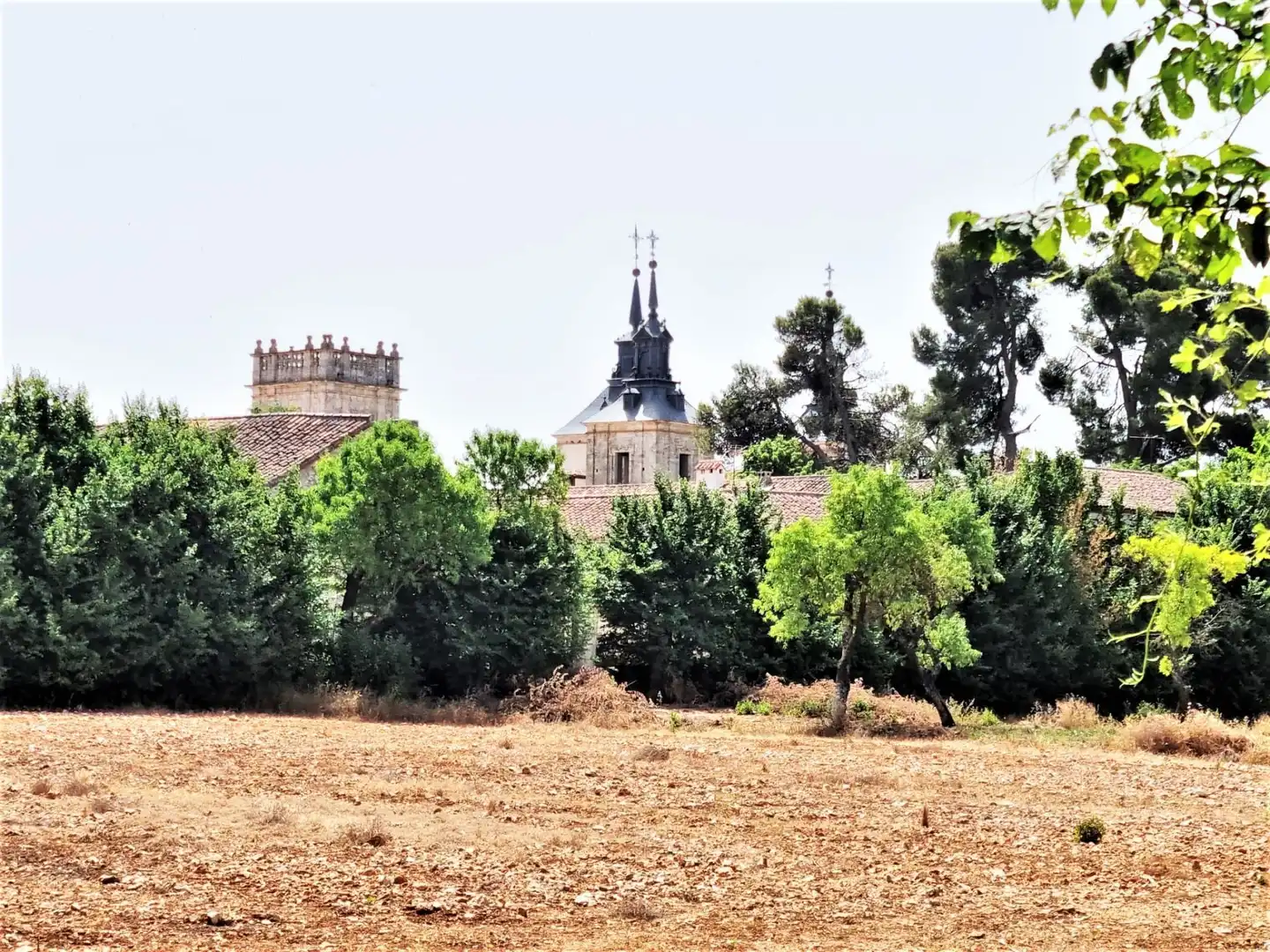 Vista exterior de Casa o xalet en venda en Nuevo Baztán amb Calefacció, Jardí privat i Traster