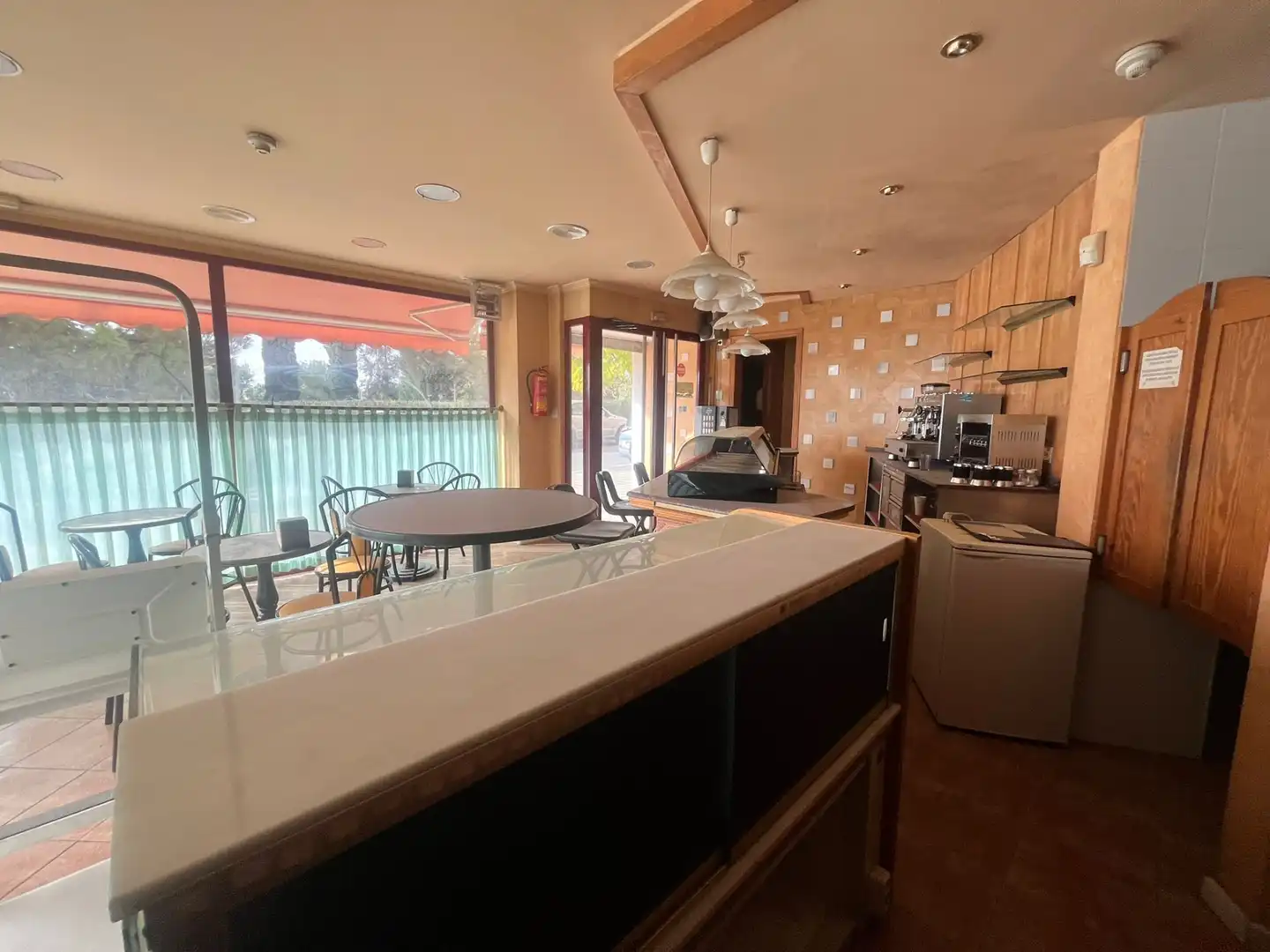 Local en venta en Alicante / Alacant con Aire acondicionado, Calefacción y Amueblado