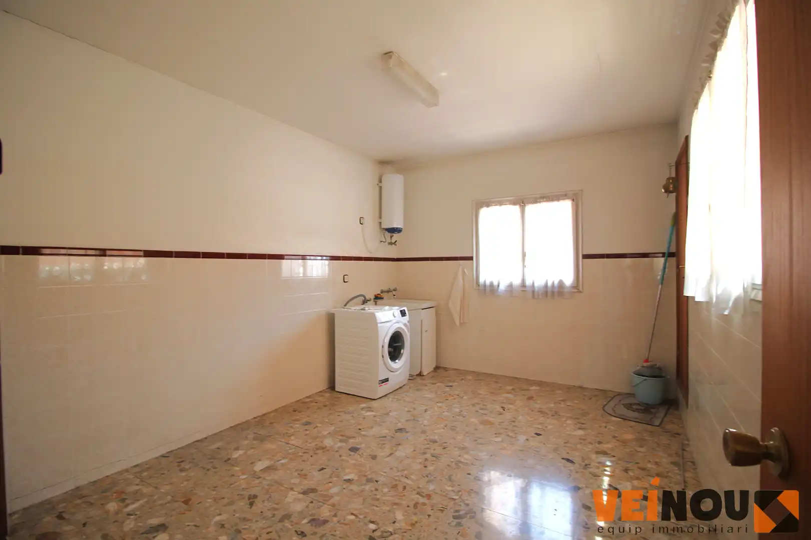 Cocina de Casa adosada en venta en Cornellà de Llobregat con Terraza y Balcón